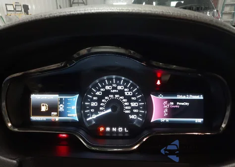 2015 Lincoln Mkt Livery z USA, uszkodzony, nr VIN 2LMHJ5NKXFBL02832